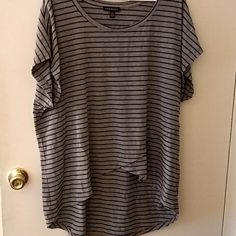 Lane Bryant gray and black cropped front top 22/24